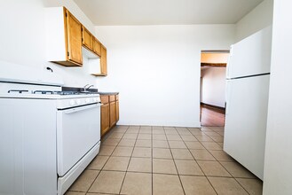 7400 S Rhodes Ave Chicago, IL 60619 in Chicago, IL - Foto de edificio - Building Photo