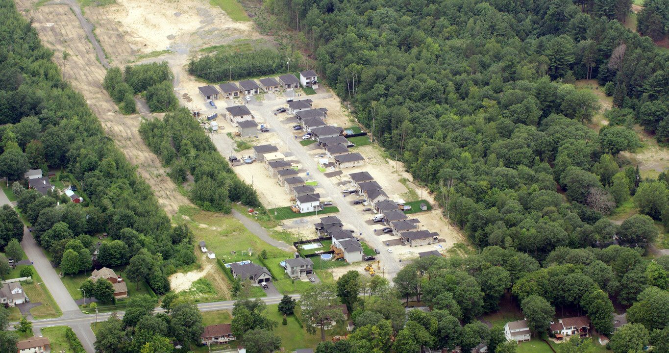 1998 Des Montagnais St in Sorel-tracy, QC - Building Photo