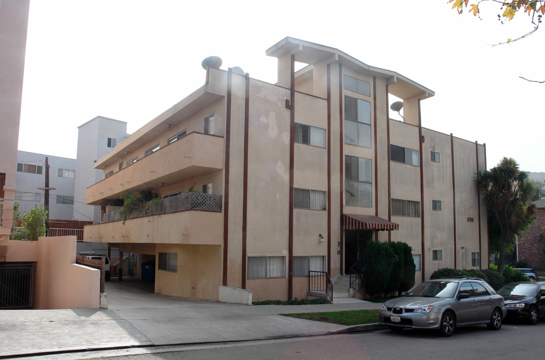 1700 Malcolm Ave in Los Angeles, CA - Building Photo