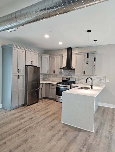 5827 Broadway St, Unit 203