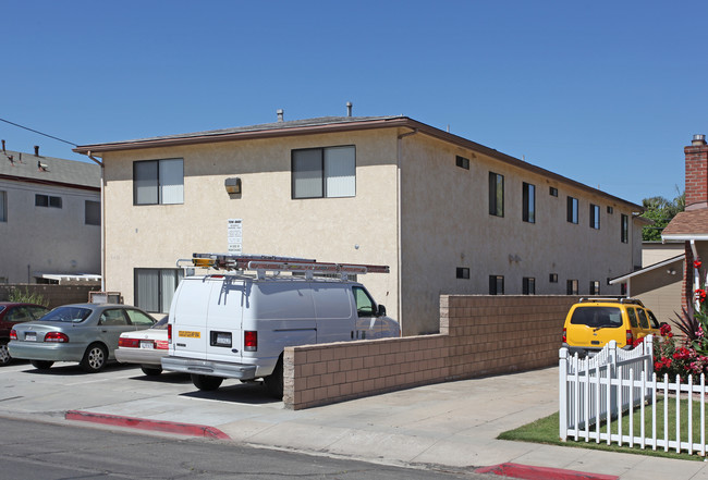 4416 Highland Ave in San Diego, CA - Foto de edificio - Building Photo