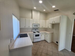 23 Indian Hill Ln in Laguna Hills, CA - Building Photo - Building Photo