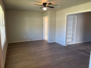 2005 Glasshouse St in Beaumont, TX - Foto de edificio - Building Photo