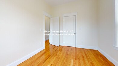 244 Somerville Ave in Somerville, MA - Building Photo - Building Photo