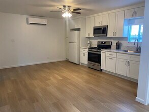 11921 Hayford St, Unit Back Unit in Norwalk, CA - Foto de edificio - Building Photo