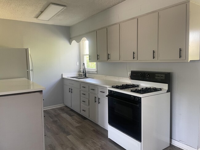 3852 Sandusky St in Hobart, IN - Building Photo - Building Photo