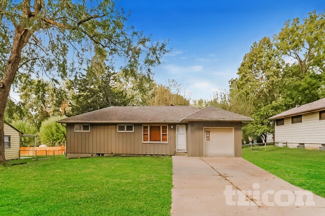 property at 4832 Melrose Ln