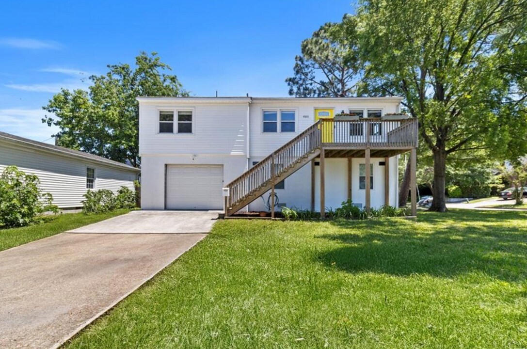 4000 Mayflower Rd in Norfolk, VA - Building Photo