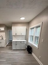 Noble Villa Apartments in Cleveland Heights, OH - Foto de edificio - Building Photo