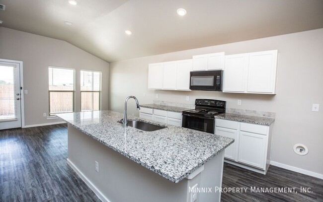property at 2124 N Texas Ave