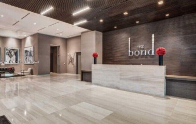 1080 Brickell Ave, Unit 2109 in Miami, FL - Foto de edificio - Building Photo