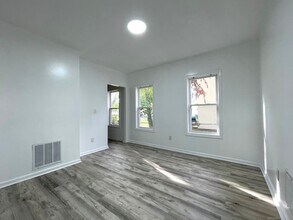 19 Townsend St, Unit 1 in New Haven, CT - Building Photo - Building Photo