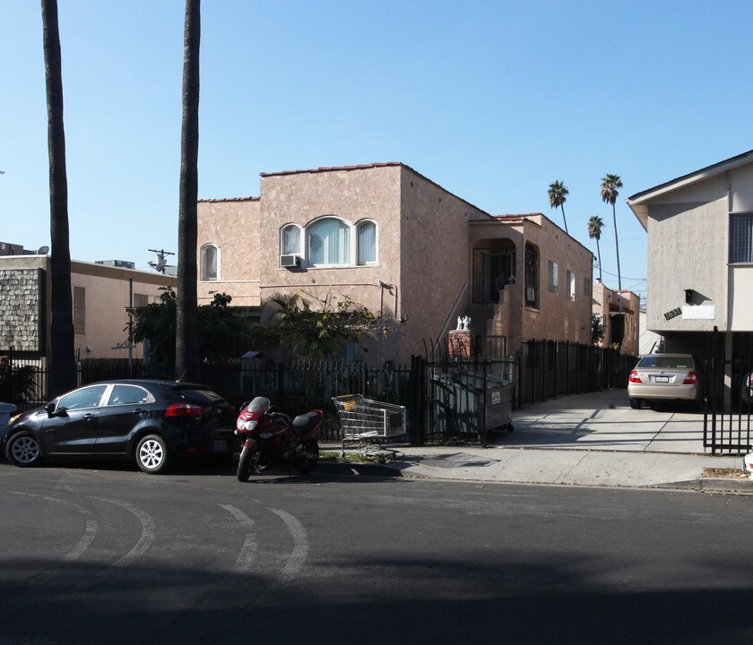 1627 N Harvard Blvd in Los Angeles, CA - Foto de edificio