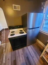 1114 16th Ave, Unit Unit A in South Milwaukee, WI - Building Photo - Building Photo