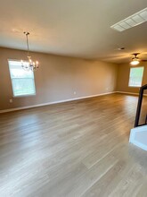 117 Scurlock Ct in Hutto, TX - Foto de edificio - Building Photo