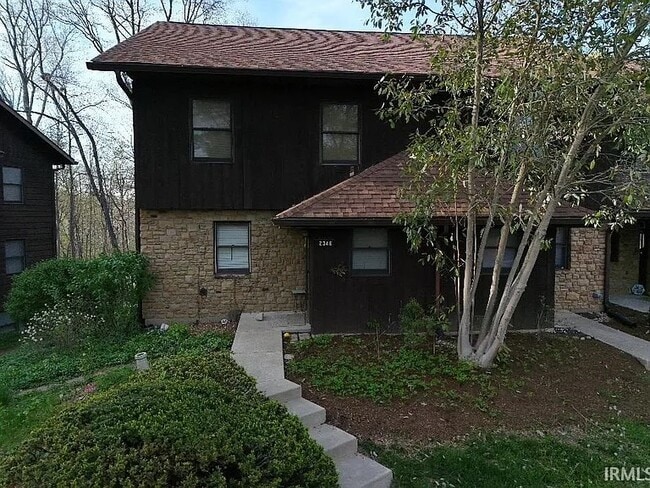2346 E Winding Brook Cir in Bloomington, IN - Foto de edificio - Building Photo