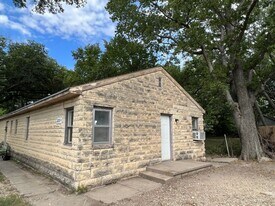 223-223.5-2235 E Home St in Junction City, KS - Building Photo