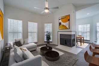 Windsong in Dallas, TX - Building Photo - Building Photo
