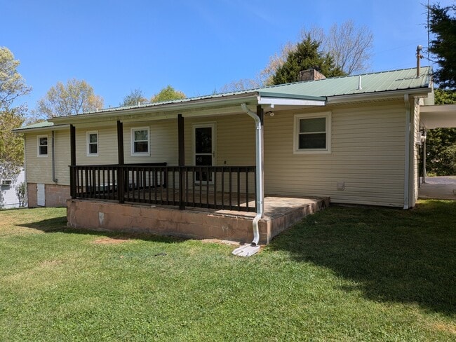 708 Prentice St in Crossville, TN - Building Photo - Building Photo