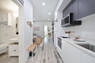 64 Forty in San Diego, CA - Building Photo - Building Photo