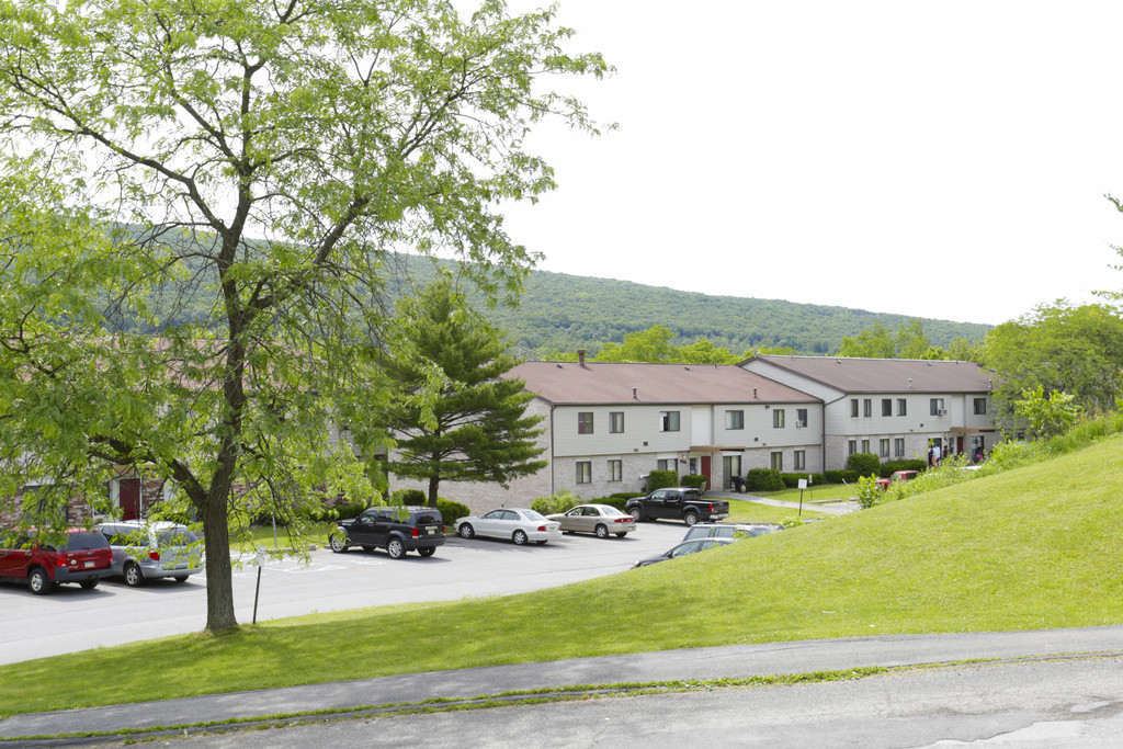 Logan Hills Apartments in Altoona, PA