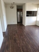 1741 Crest Grove Dr in Arlington, TX - Building Photo