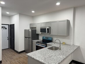 919 S 50th St in Philadelphia, PA - Building Photo - Building Photo