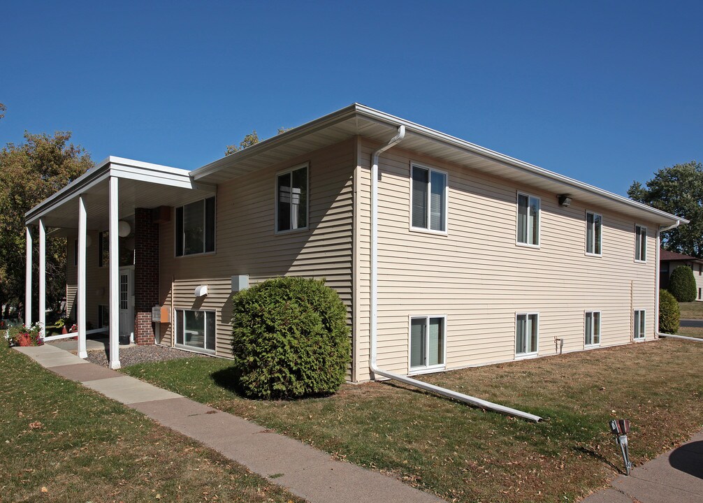 1405 2nd Ave S in Buffalo, MN - Building Photo
