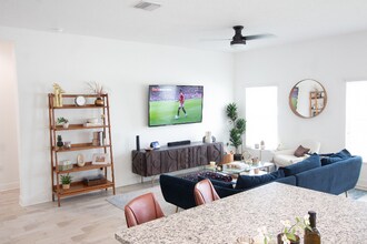 3401 W Aileen St in Tampa, FL - Building Photo - Building Photo