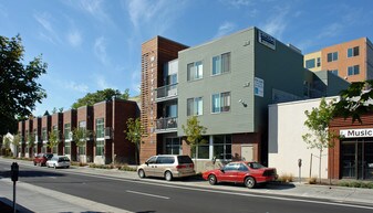 West Town on 8th in Eugene, OR - Building Photo