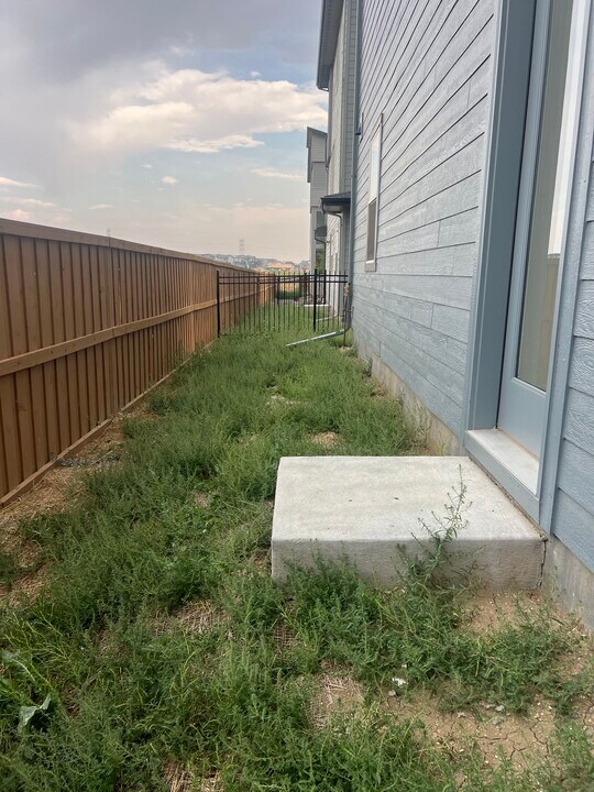 16125 W Dequesne Ave in Morrison, CO - Building Photo