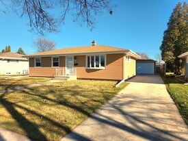 3219 S 10th St in Sheboygan, WI - Building Photo