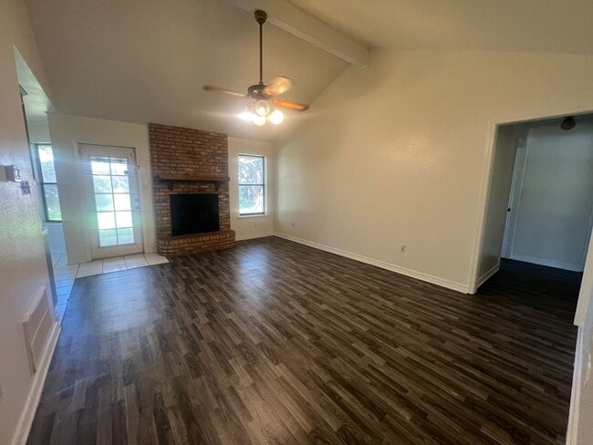 5335 Lauri Ln in Bossier City, LA - Building Photo - Building Photo