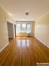 1637 Commonwealth Ave, Unit 7 in Boston, MA - Building Photo - Building Photo