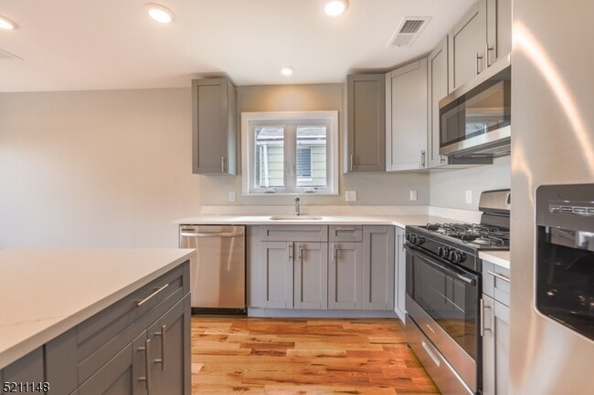 255 Chadwick Ave in Newark, NJ - Building Photo - Building Photo