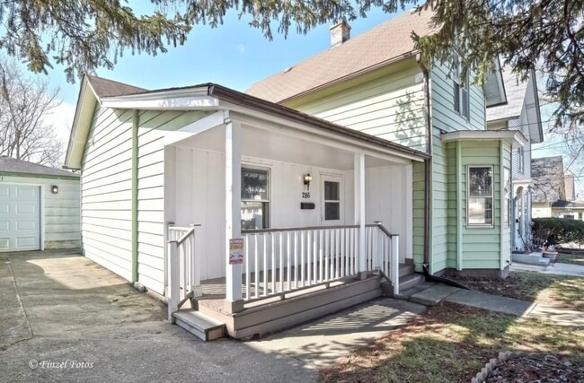 286 Villa St in Elgin, IL - Building Photo - Building Photo