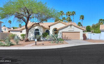 13246 S 34th Way in Phoenix, AZ - Building Photo