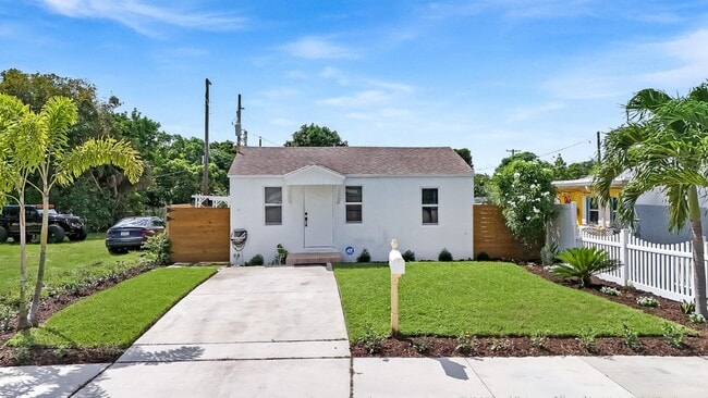308 SW 1st St