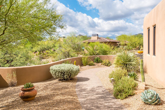 10397 Loving Tree Ln in Scottsdale, AZ - Building Photo - Building Photo