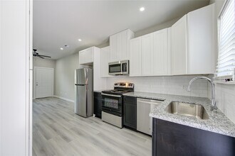8155 Tate St in Houston, TX - Building Photo - Building Photo