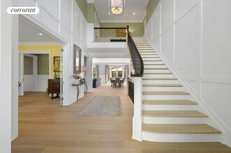 57 N Haven Way in Sag Harbor, NY - Foto de edificio - Building Photo