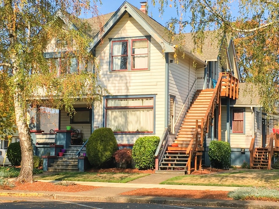 8-Plex MF Investment -Value Add Opportunities in Salem, OR - Foto de edificio