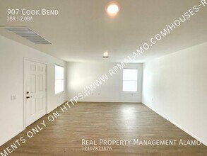 907 Cook Bnd in San Antonio, TX - Building Photo - Building Photo