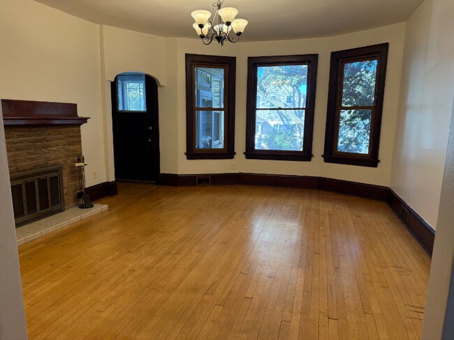 713-715-715 E Russell Ave in Milwaukee, WI - Building Photo - Building Photo