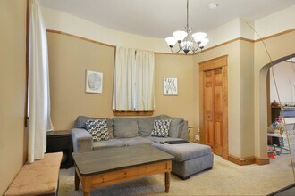 1534 N Marshall St, Unit 1534 in Milwaukee, WI - Foto de edificio - Building Photo