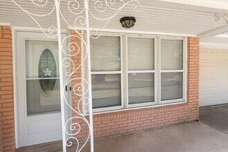 4053 Silverwood Dr in Houston, TX - Building Photo - Building Photo