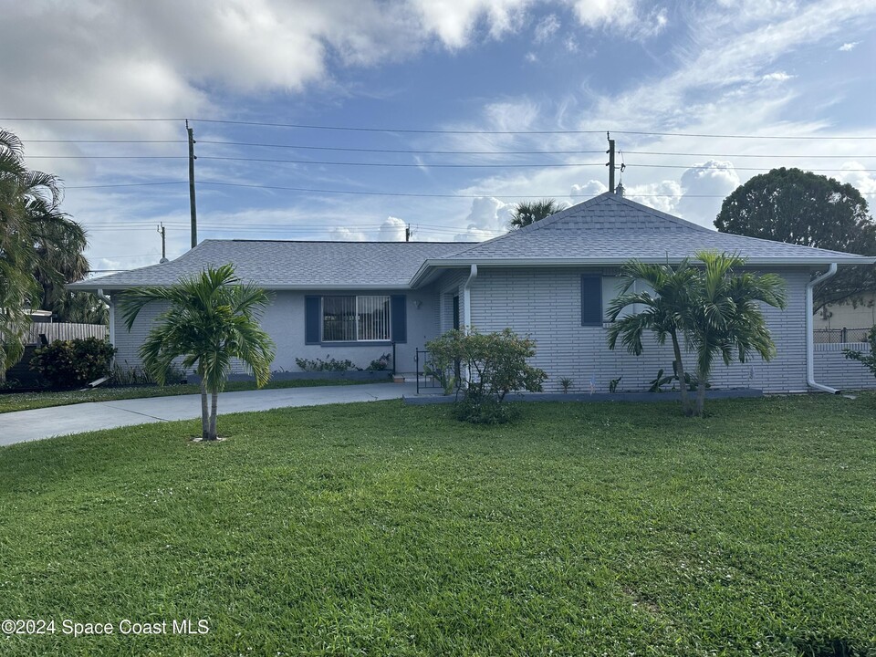 1820 Carlton St in Merritt Island, FL - Building Photo