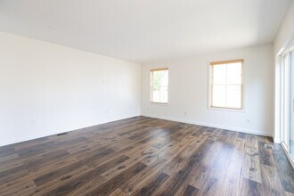 953 Dennison Ave in Columbus, OH - Building Photo - Building Photo