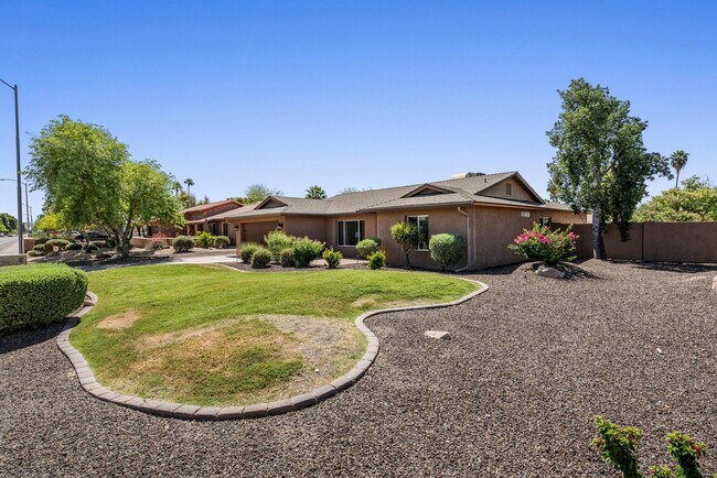 property at 4909 E Sweetwater Ave