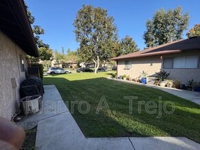1150 W Calle De Las Estrellas in Azusa, CA - Building Photo - Building Photo